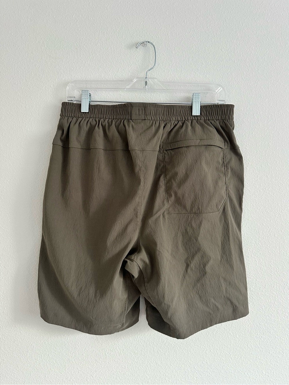 Men’s Lululemon Bowline Woven 8” Inseam Shorts Size L Dark Brown - Picture 3 of 8